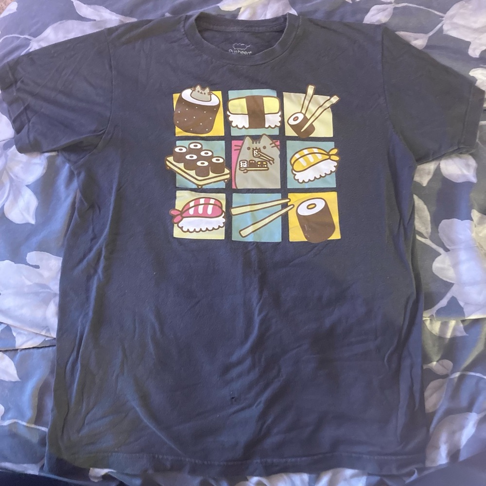 Women’s Size Medium Pusheen Tee Shirt
